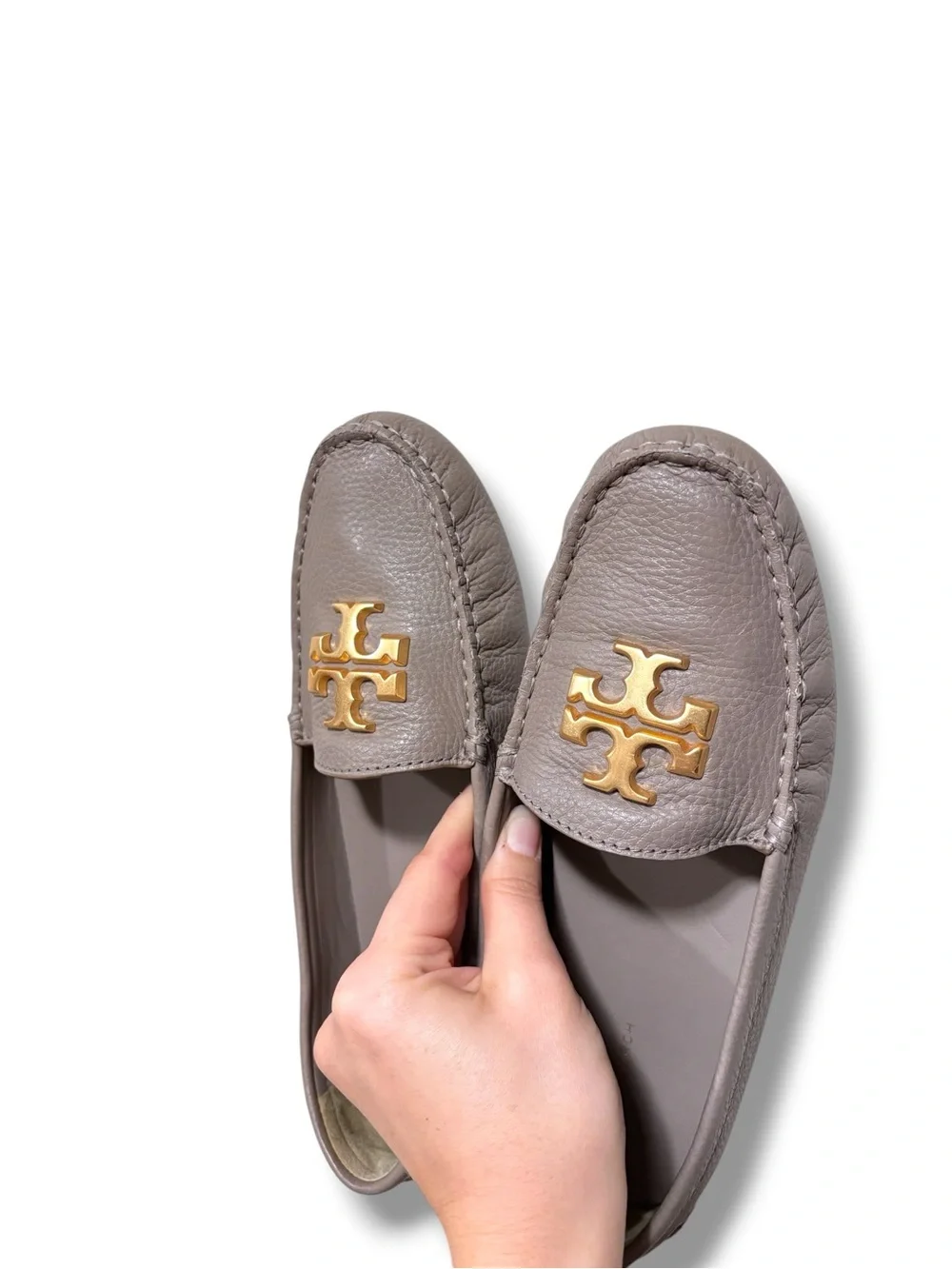 Tory Burch Everly Pebbled Leather Driving Loafers in French Grey Size 8
